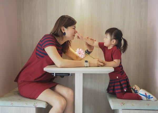 Why Do Moms Twin Outfits with Their Kids? OETEO Singapore
