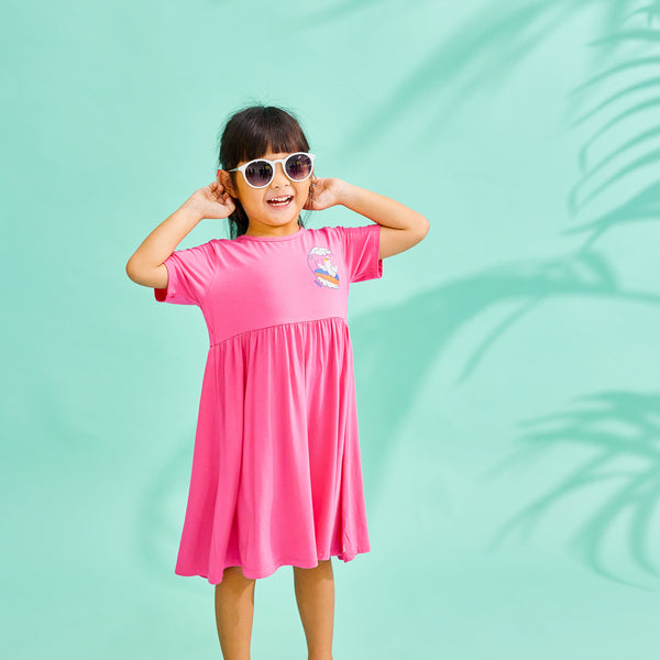 Girl Wearing OETEO Duckie's Day Off Bamboo Toddler Casual T-Shirt Dress (Pink)